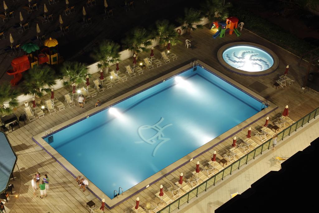 Club Esse Mediterraneo Монтесильвано Экстерьер фото