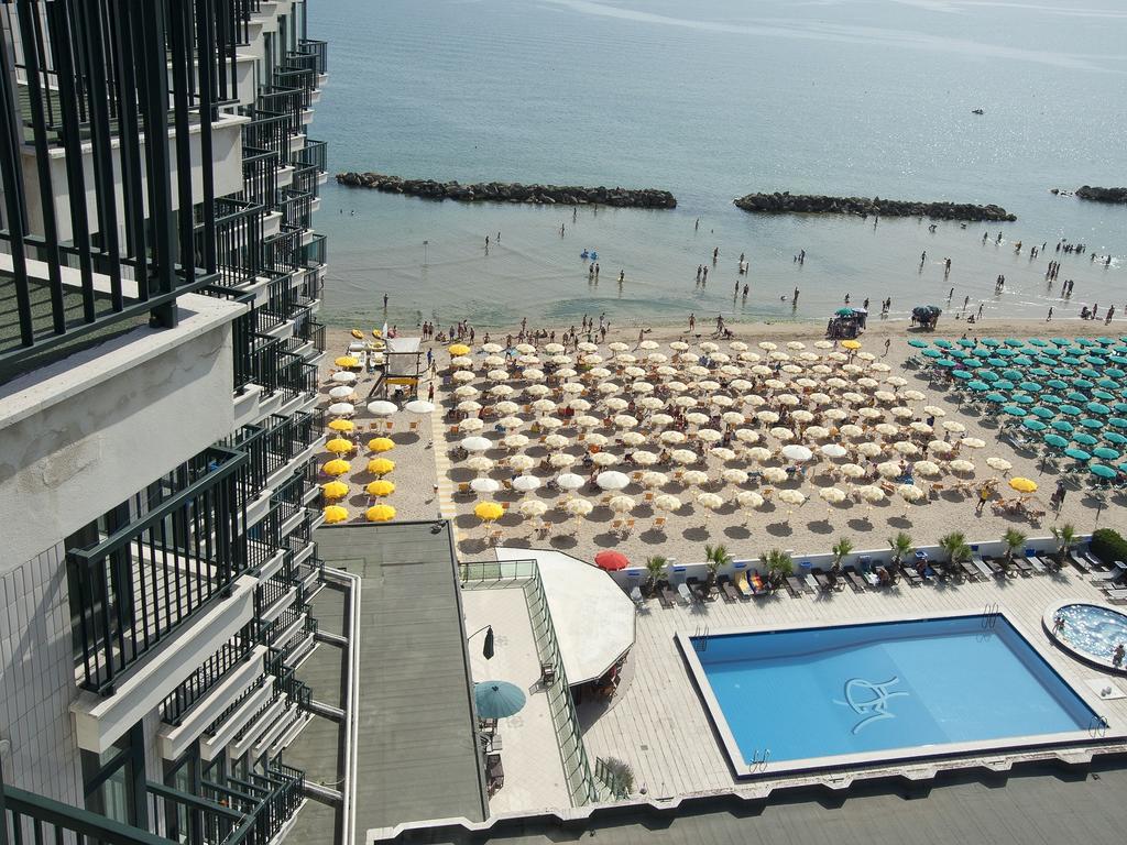 Club Esse Mediterraneo Монтесильвано Экстерьер фото